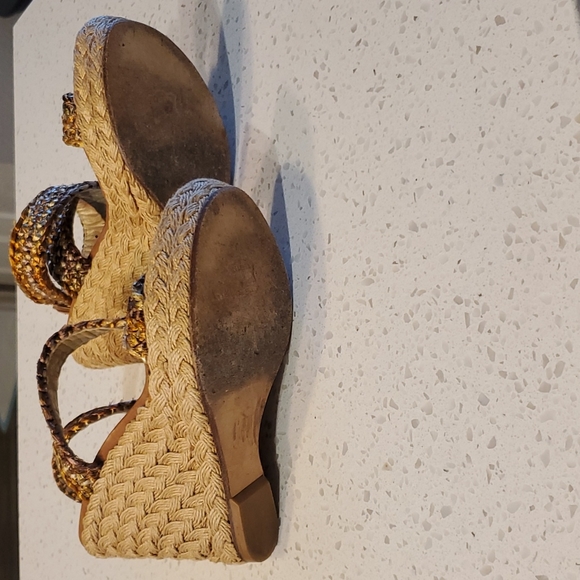 Stuart Weitzman Alex Wedge Platform Sandal 7 M Gilt African Raffia JW77277 - Picture 4 of 6